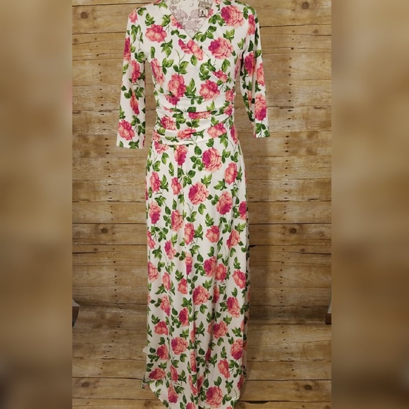 Honey and Lace Dresses & Skirts - 🔥2/$15 Honey & Lace Floral Rocklin Wrap Dress